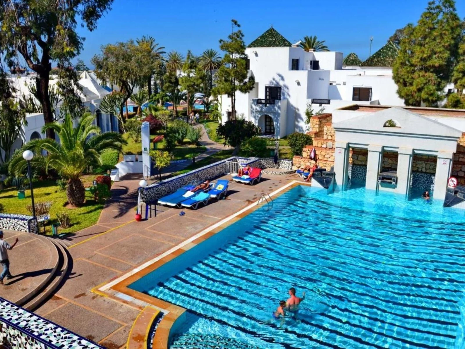 Hotel El Pueblo Tamlelt