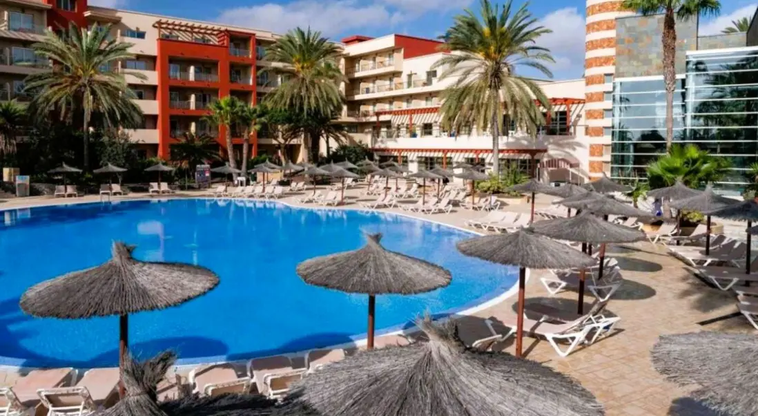 Basen w hotelu Elba Carlota Beach