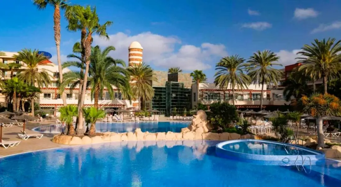 Basen w hotelu Elba Carlota Beach