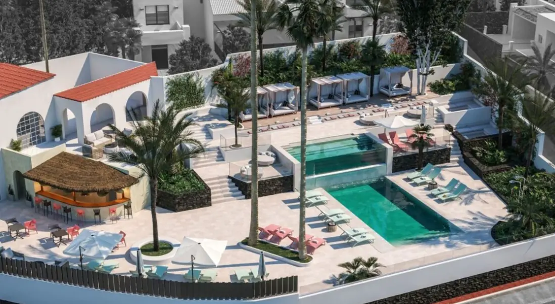 Basen w hotelu Estefania Boutique Suites
