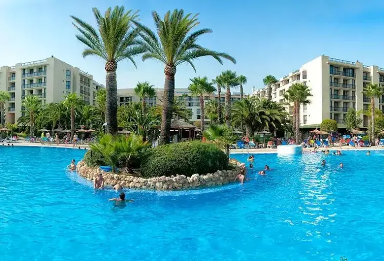 Basen w hotelu Estival Islantilla