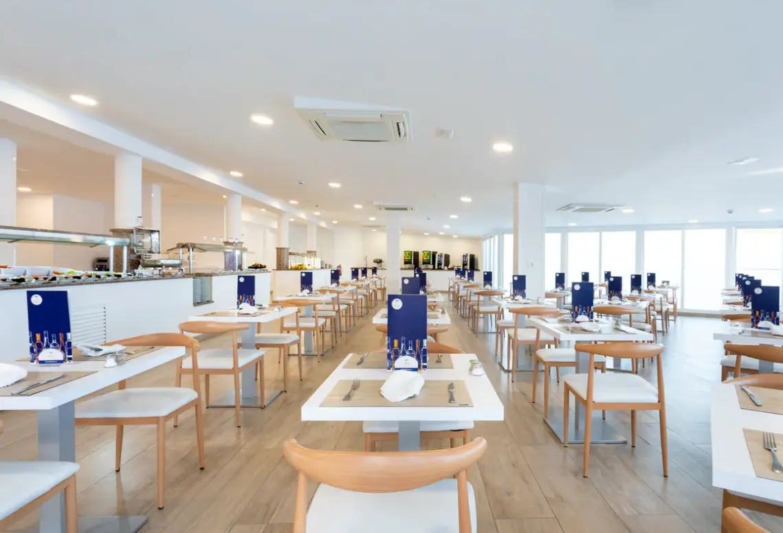 Restauracja i jedzenie w hotelu Globales Costa Tropical