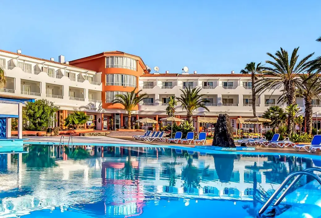 Basen w hotelu Globales Costa Tropical