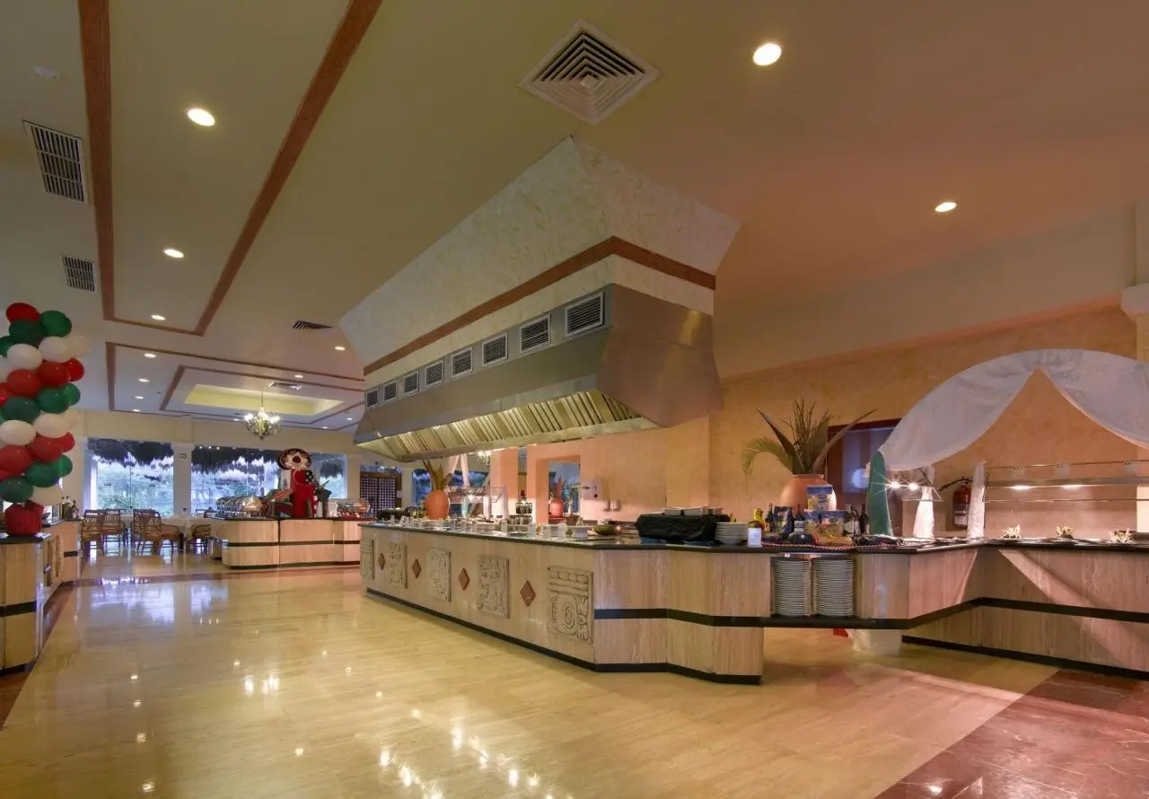 Grand Palladium Colonial Resort & Spa — GRAND PALLADIUM COLONIAL RESORT & SPA