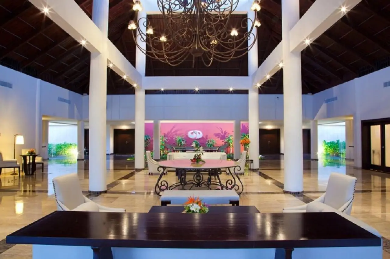 Grand Palladium Punta Cana Resort & Spa — GRAND PALLADIUM PALACE RESORT SPA AND CASINO