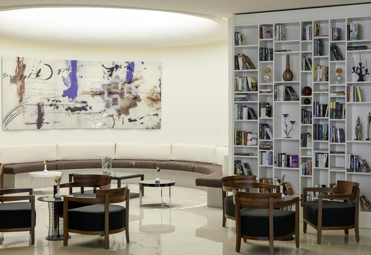 H10 White Suites — H10 WHITE SUITES