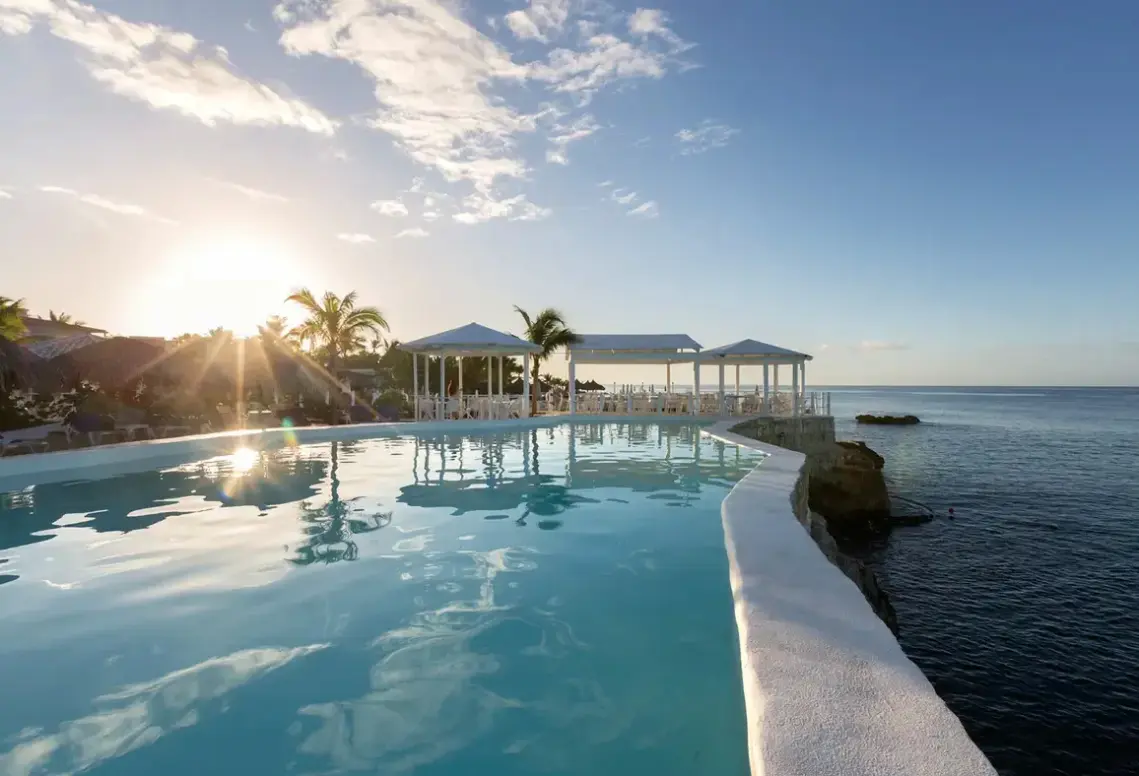 Basen w hotelu HM Alma de Bayahibe