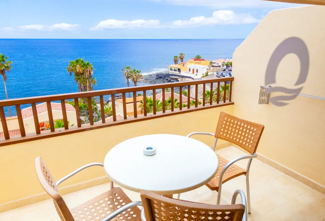 Widok z hotelu Hovima Jardin Caleta