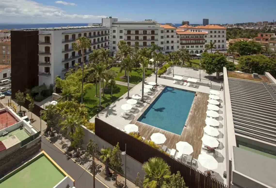 Basen w hotelu Iberostar Heritage Grand Mencey