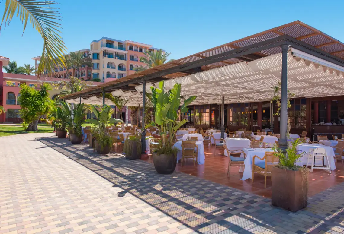 Restauracja i jedzenie w hotelu Iberostar Selection Anthelia