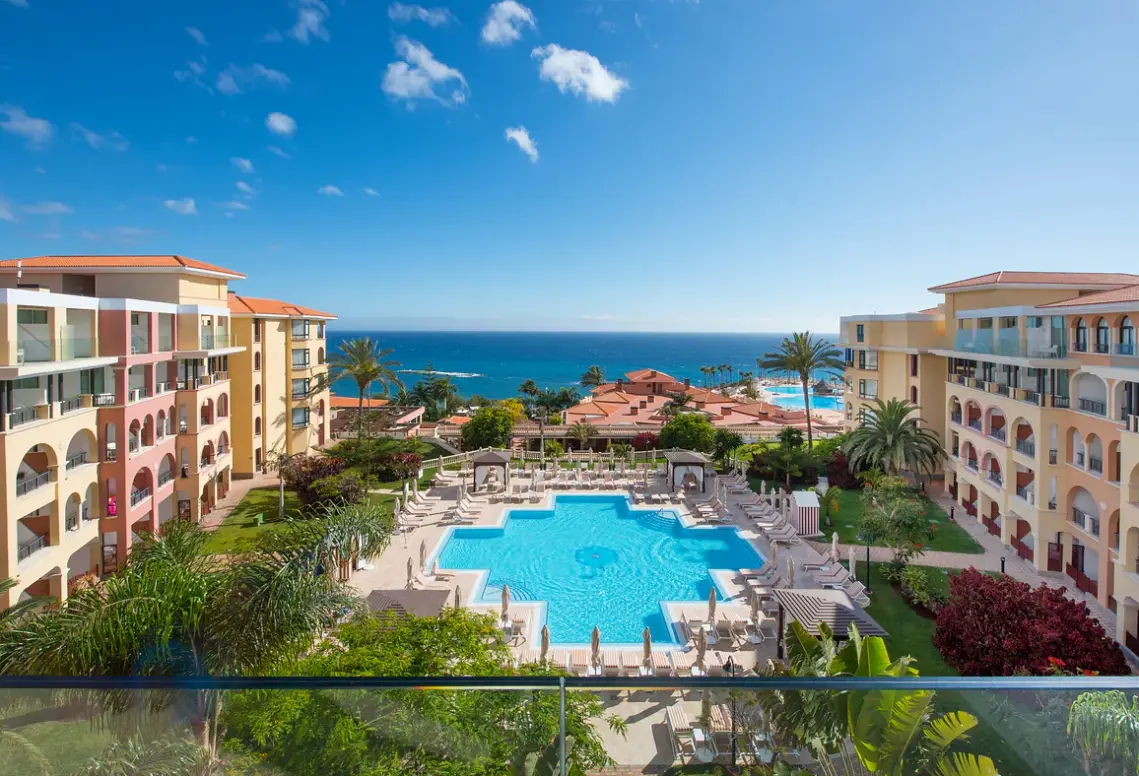 Basen w hotelu Iberostar Selection Anthelia