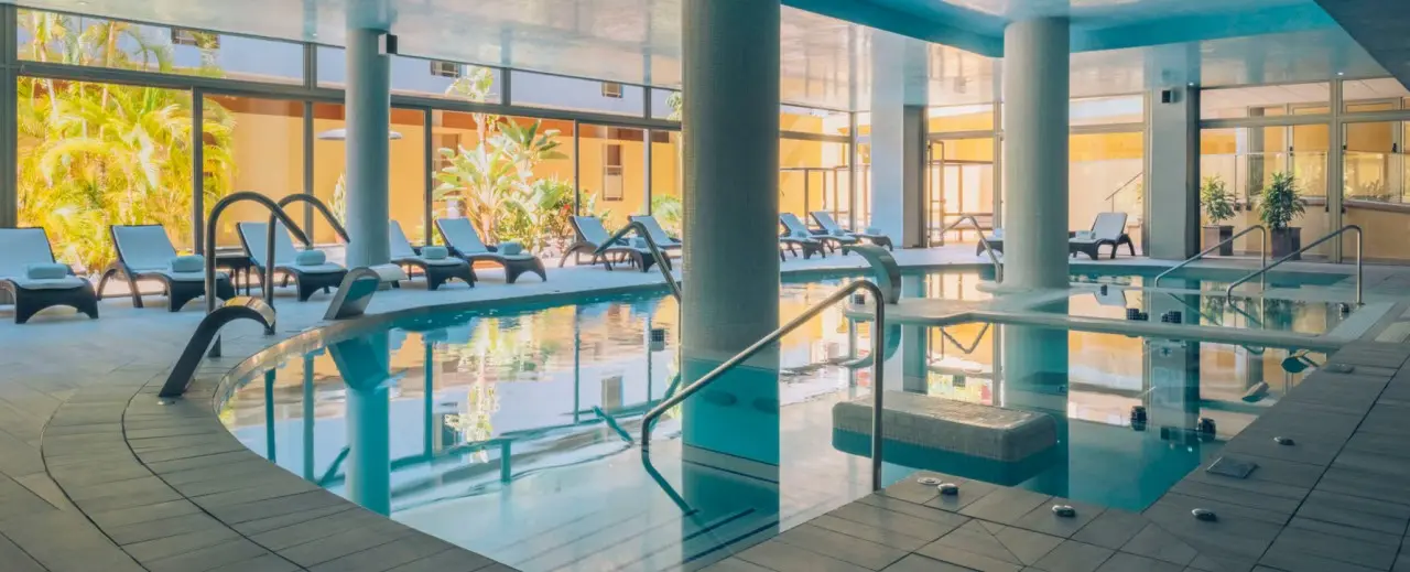 Basen w hotelu Iberostar Waves Gaviotas Park