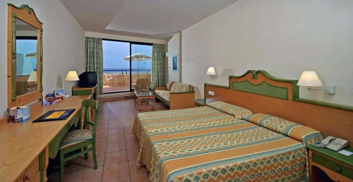 Iberostar Waves Playa Gaviotas — IBEROSTAR WAVES PLAYA GAVIOTAS