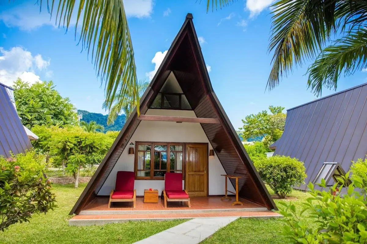 La Digue Island Lodge — LA DIGUE ISLAND LODGE