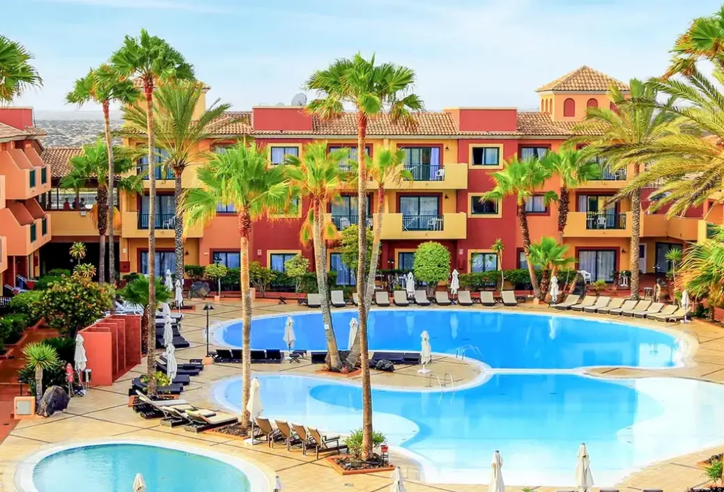 Basen w hotelu Labranda Aloe Club