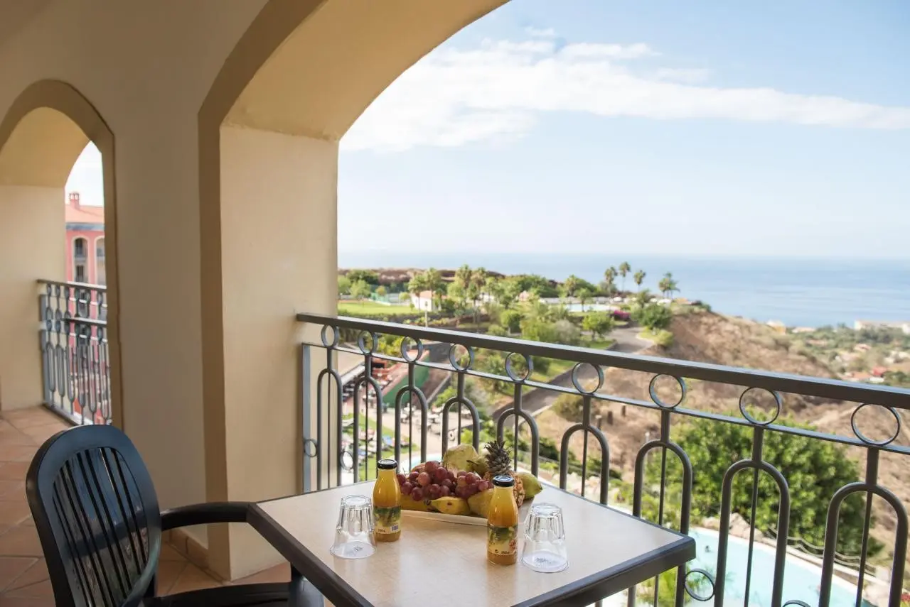 Las Aguilas Tenerife, Affiliated by Melia — LAS AGUILAS