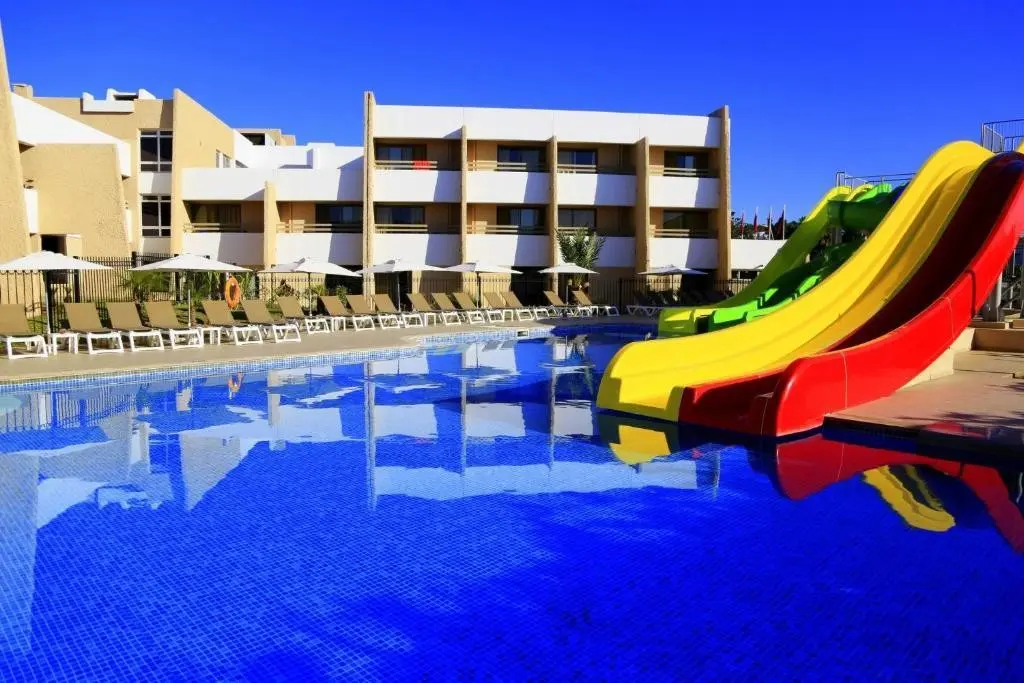 Basen w hotelu Les Dunes dOr