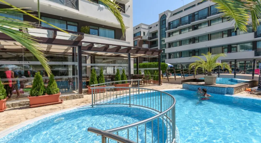 Basen w hotelu Lion Sunny Beach