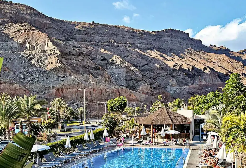 Basen w hotelu Livvo Costa Taurito