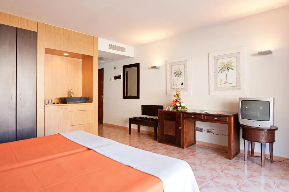 LIVVO Lago Taurito — LIVVO LAGO TAURITO