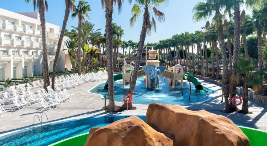 Basen w hotelu Maspalomas Princess