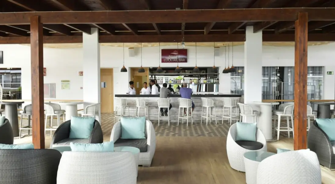 Restauracja i jedzenie w hotelu Melia Laguna Beach Resort