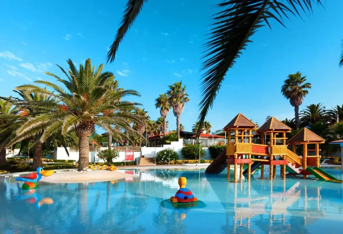 Basen w hotelu Occidental Menorca