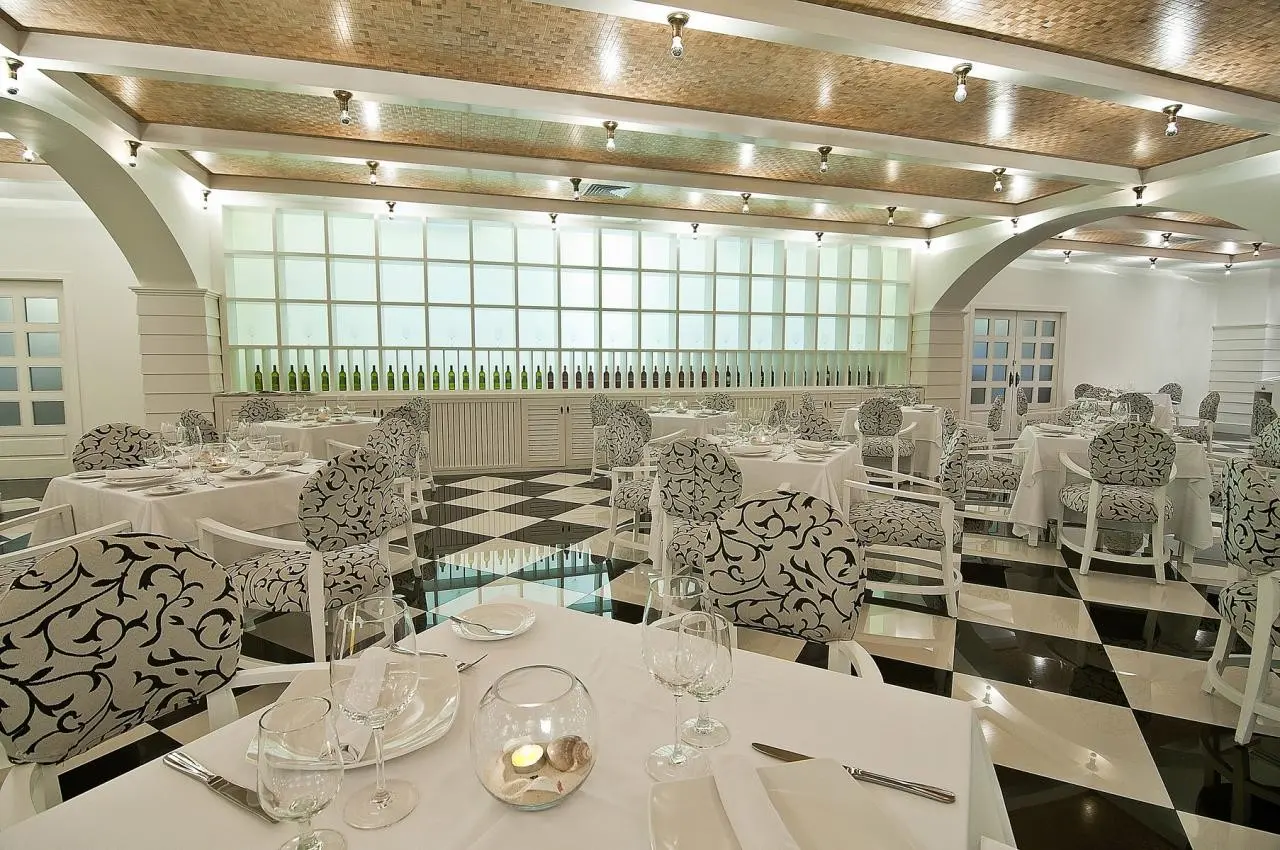 Ocean Maya Royale — OCEAN MAYA ROYALE