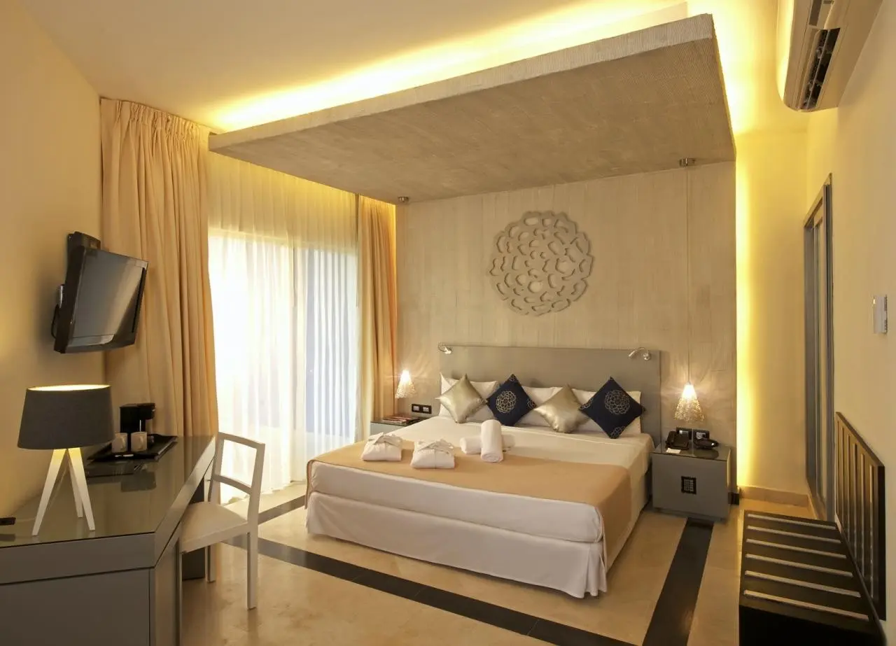 Ocean Maya Royale — OCEAN MAYA ROYALE