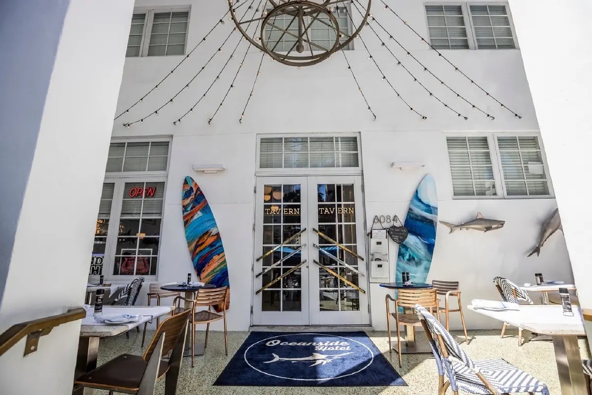 Restauracja i jedzenie w hotelu Oceanside Hotel