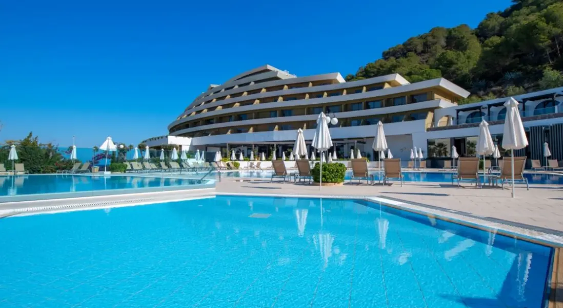 Basen w hotelu Olympic Palace