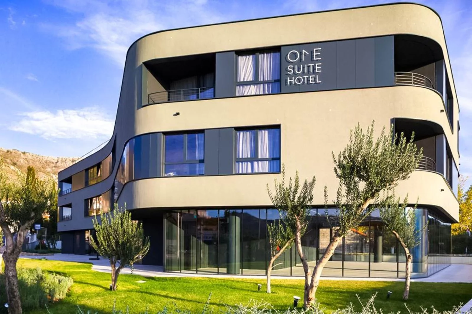 Hotel One Suite Hotel