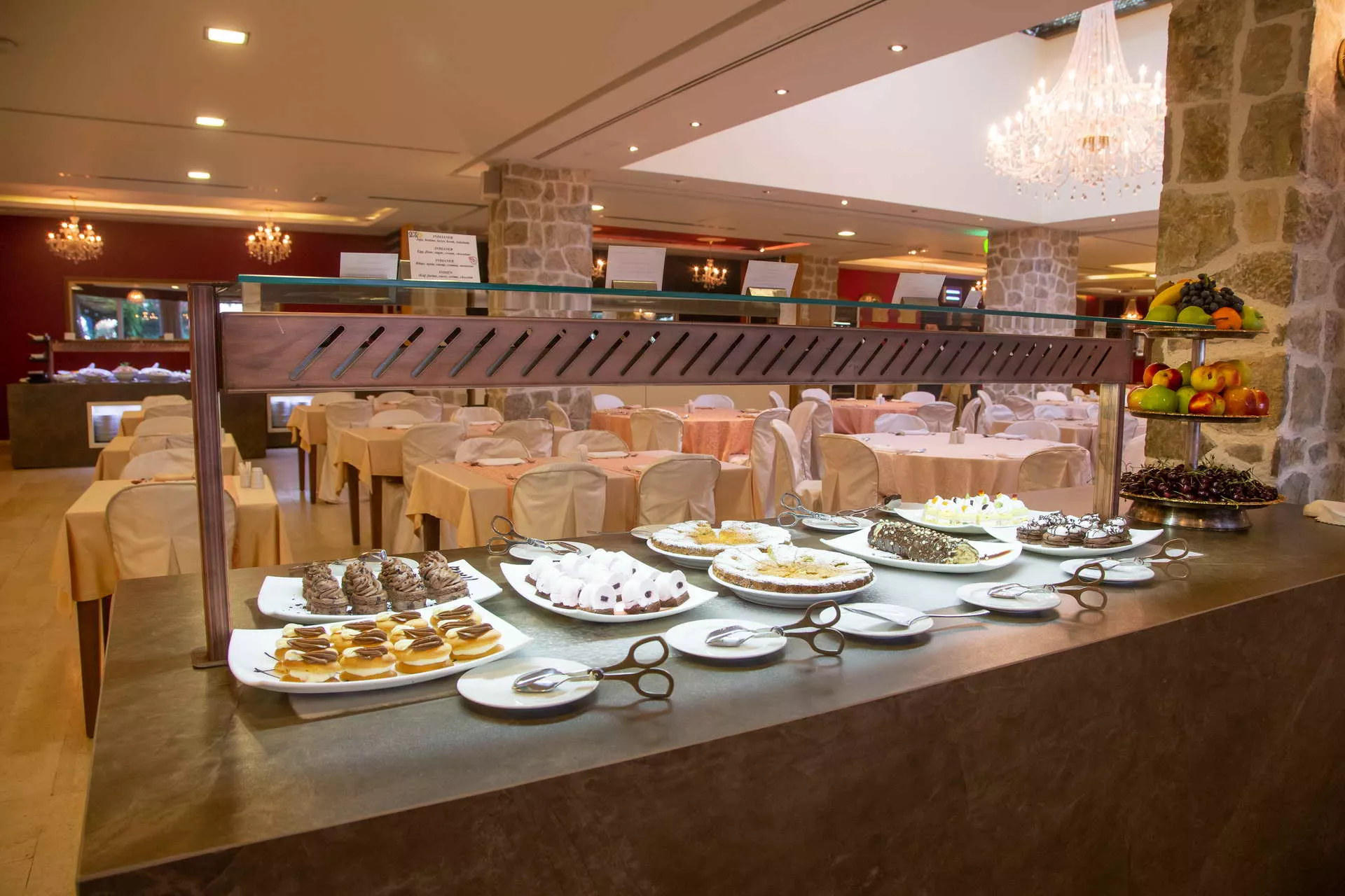 Hotel Palas restaurant buffet view 30