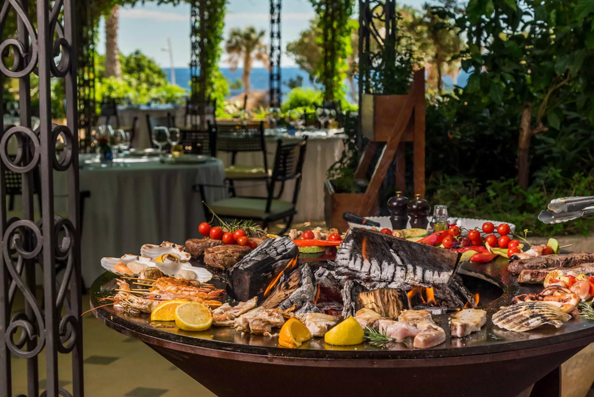 Hotel Palas outdoor area view 12