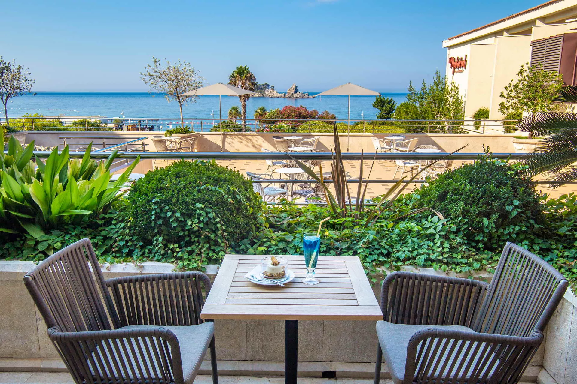 Hotel Palas outdoor area view 5