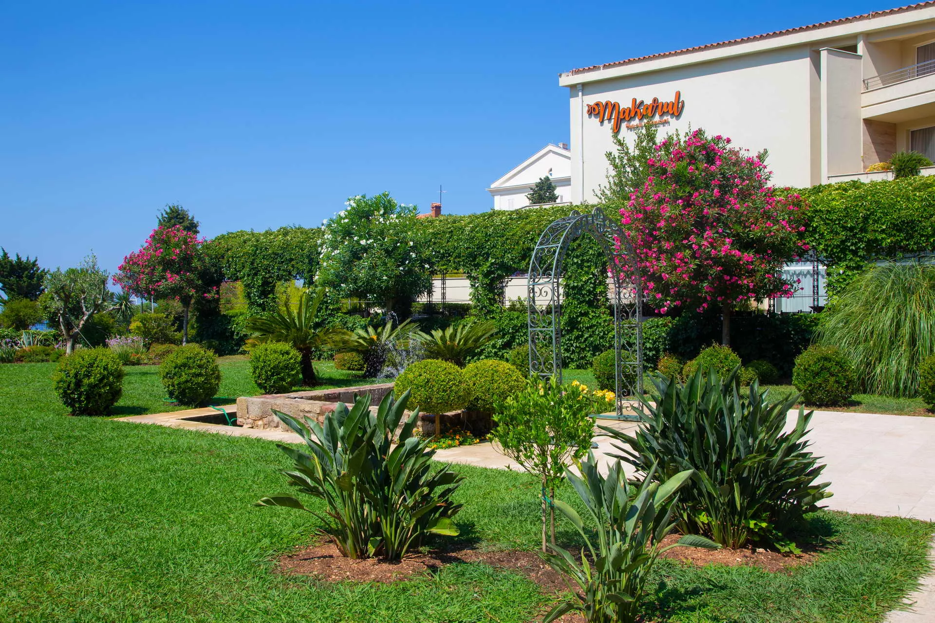 Hotel Palas outdoor area view 7