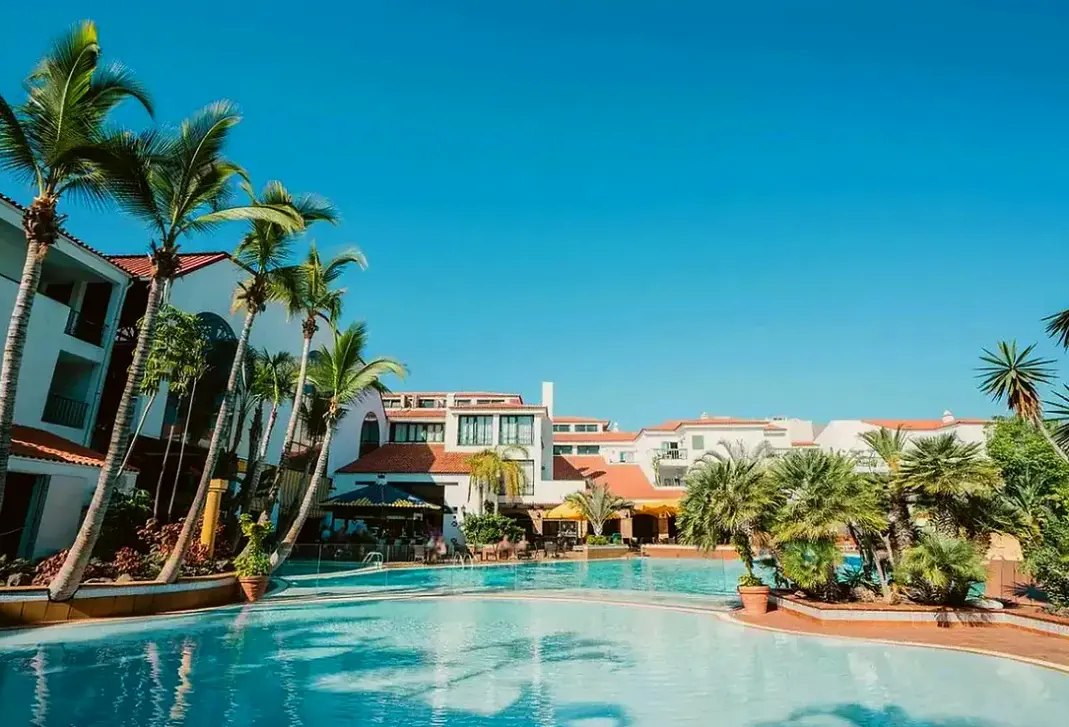 Basen w hotelu Park Club Europe
