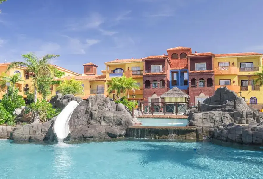 Basen w hotelu Park Club Europe