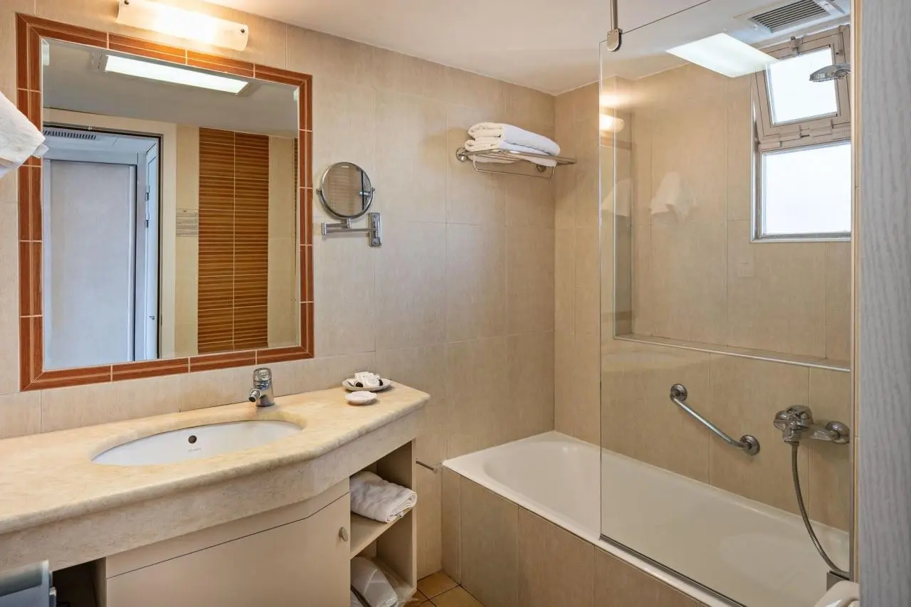 Pearl Beach — PEARL BEACH CRETE