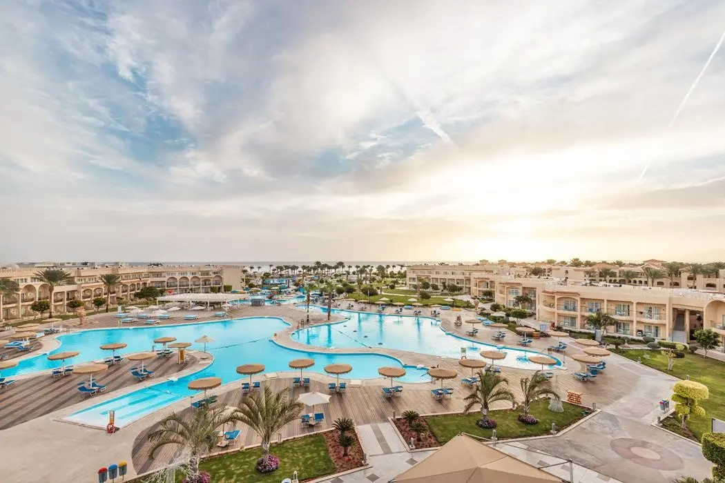 Basen w hotelu Pickalbatros Royal Moderna Resort