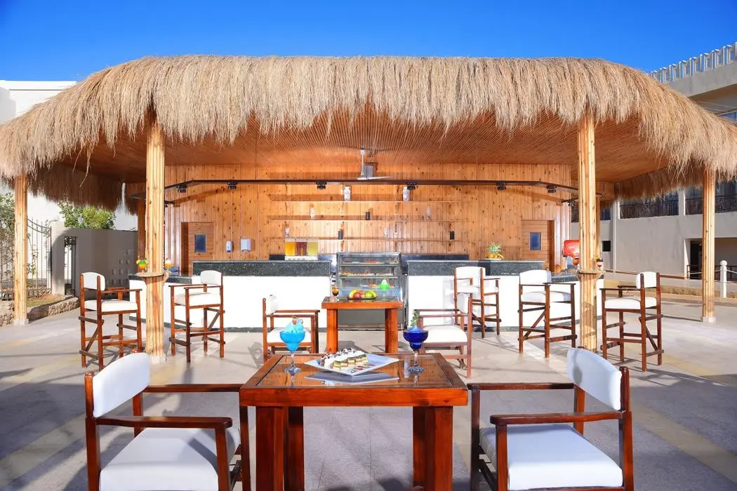 Restauracja i jedzenie w hotelu Pickalbatros Royal Moderna Resort