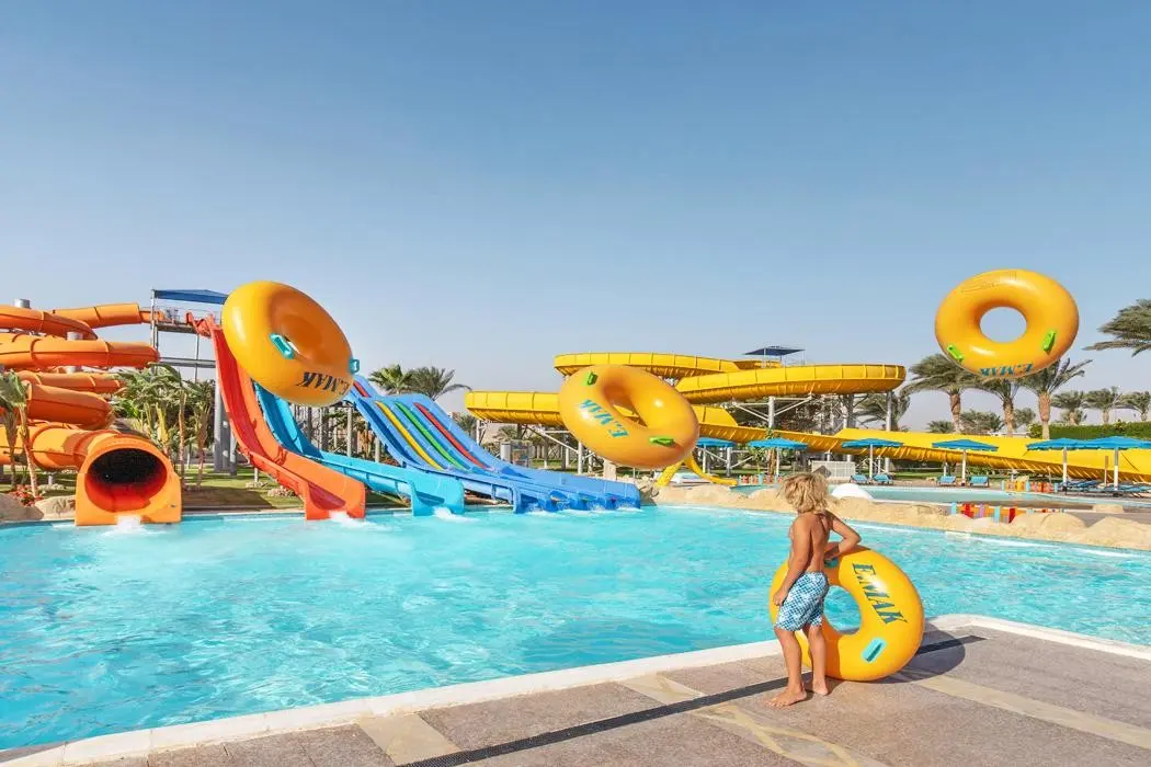 Basen w hotelu Pickalbatros Royal Moderna Resort