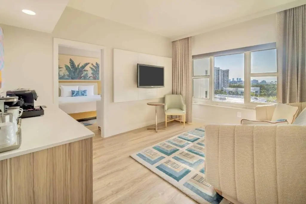 Radisson Hotel Miami Beach — RADISSON MIAMI BEACH