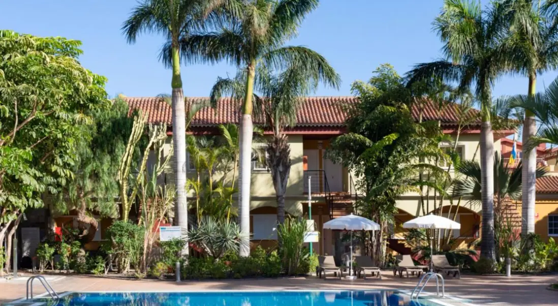 Basen w hotelu Residencial El Llano