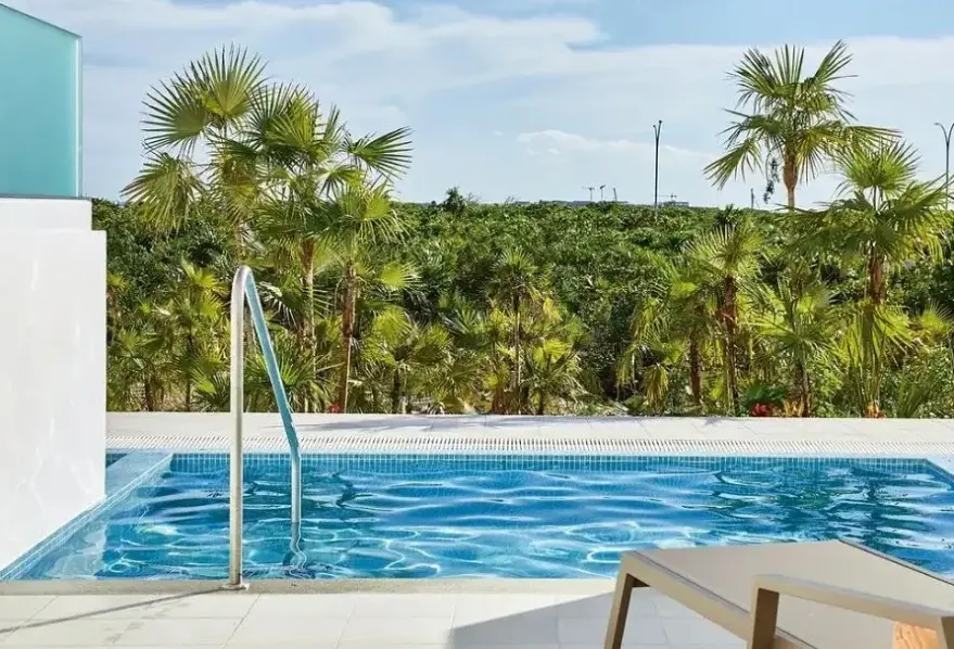 Basen w hotelu Riu Palace Costa Mujeres