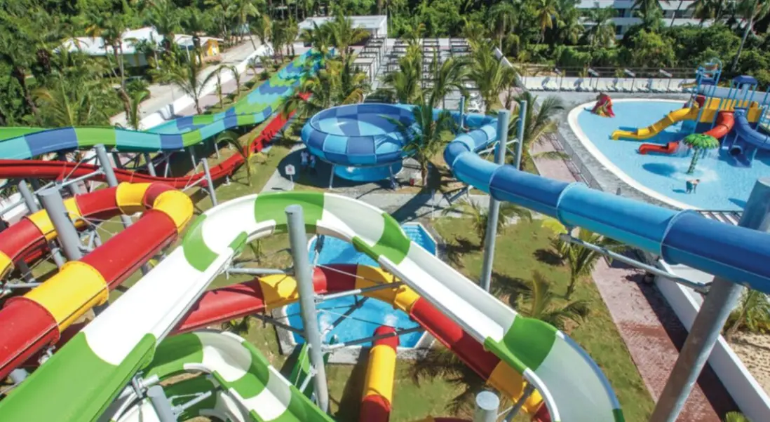 Basen w hotelu Riu Palace Macao