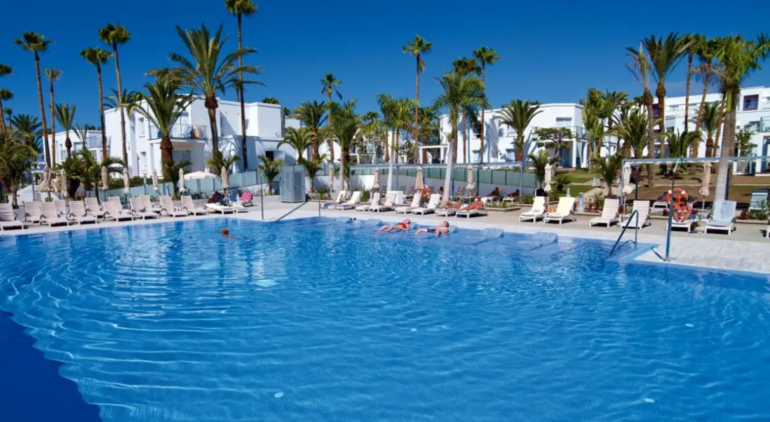 Basen w hotelu Riu Palace Meloneras