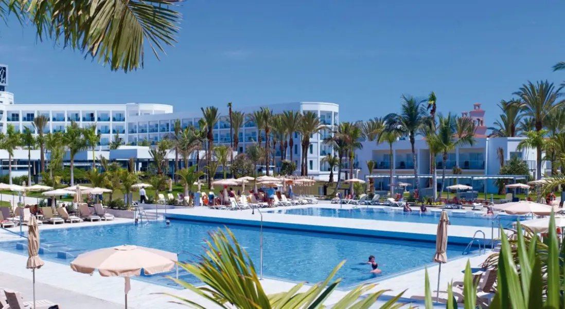 Basen w hotelu Riu Palace Meloneras