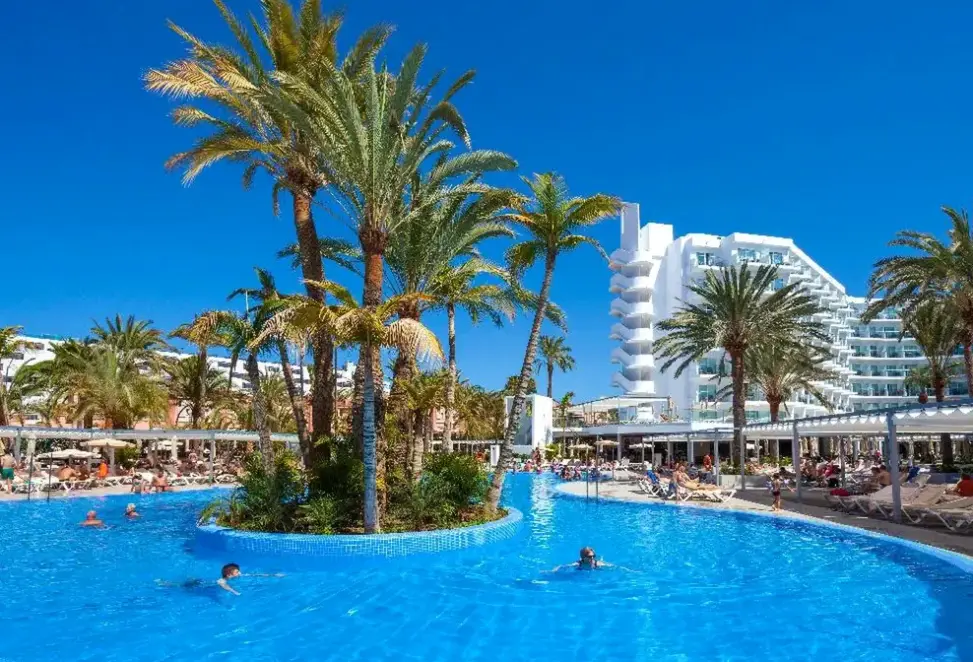 Basen w hotelu Riu Papayas