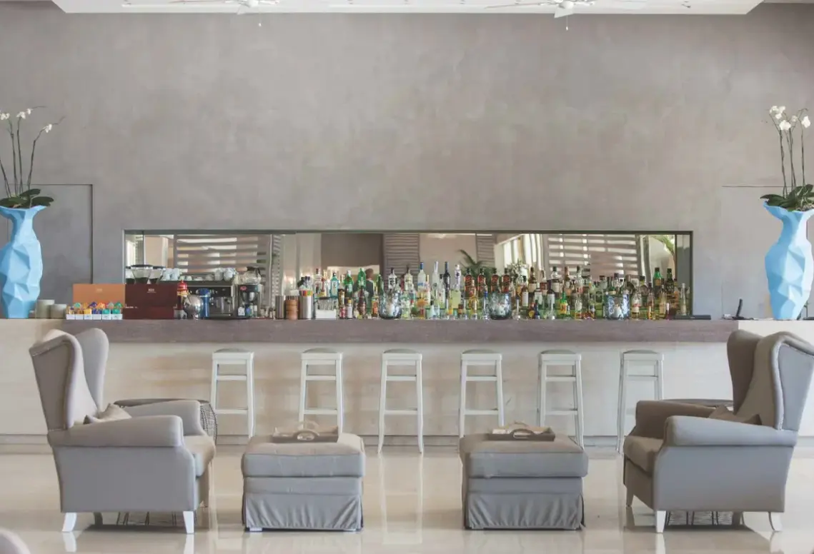 Restauracja i jedzenie w hotelu Sani Beach